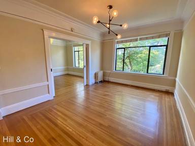 Main picture of 2460 Larkin St