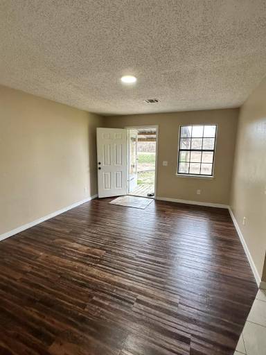 Main picture of 15402 County Road 1501