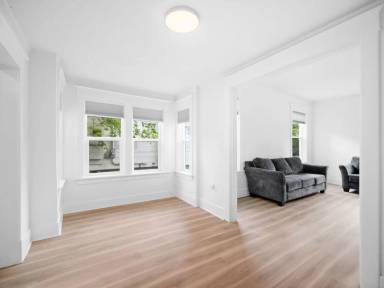 Main picture of 1618 W 8th Ave