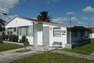 Main picture of 1707 Taft St