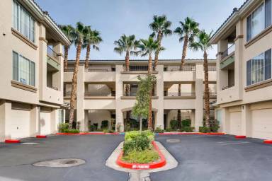 Main picture of 7119 S Durango Dr