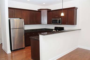 Main picture of 4732 N Austin Ave