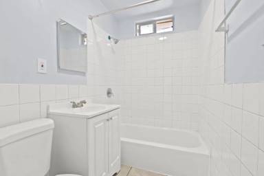 Main picture of 1131 W 91st St