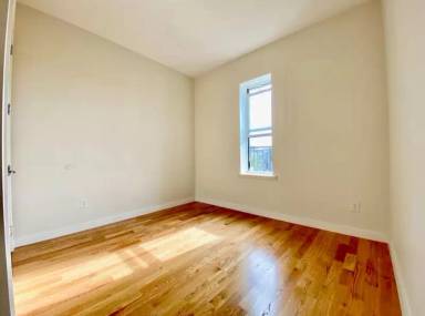 Main picture of 210 Lewis Ave