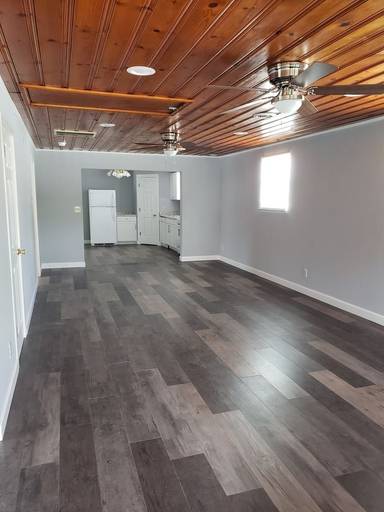Main picture of 1315 W 7th St
