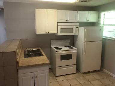 Main picture of 662 Spring St