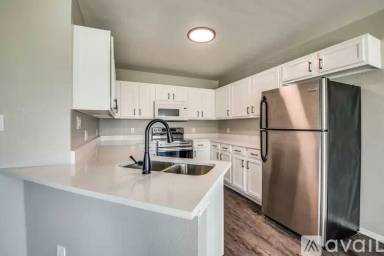 Main picture of 5839 Plum Dale Rd