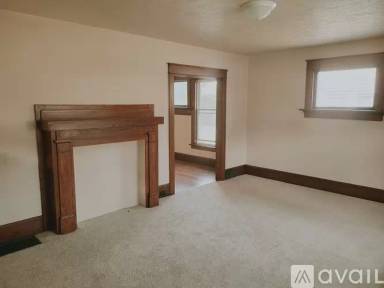 Main picture of 1034 W 30th St