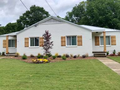Main picture of 415 Harper Ave