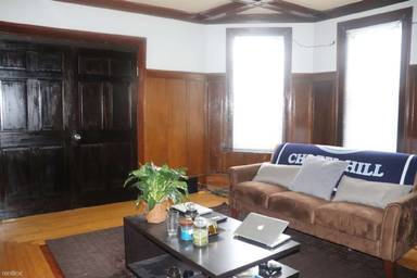 Main picture of 140 Holland St