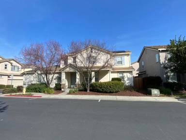 Main picture of 953 Courtyards Loop