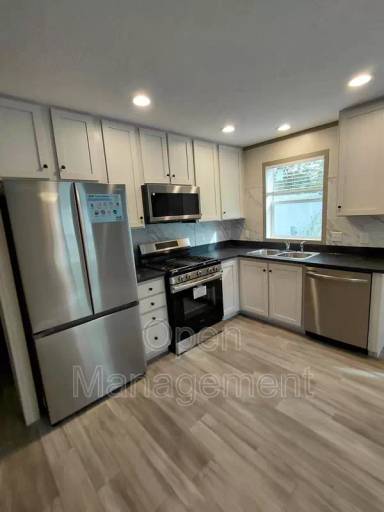 Main picture of 301 Mantle Ave