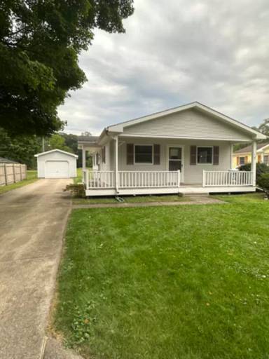 Main picture of 505 S Apple Rd