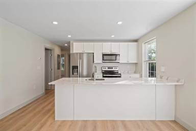 Main picture of 61 Wainwright St