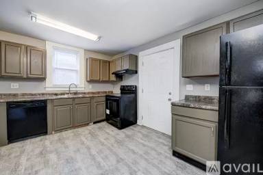 Main picture of 3060 N New Jersey St
