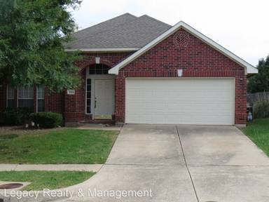 Main picture of 5001 Lake Crest Dr
