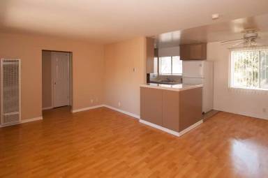 Main picture of 1646 Latham St