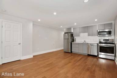 Main picture of 328 11th St SE