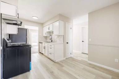 Main picture of 14 Elm St