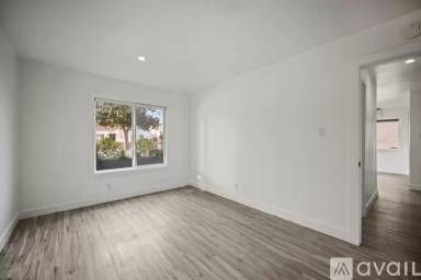 Main picture of 1101 N Flower St