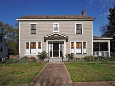 Main picture of 544 S Irwin Ave