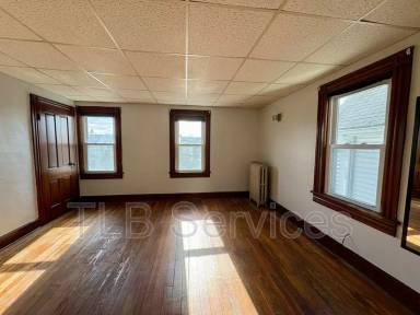 Main picture of 221 3rd St