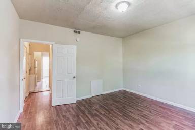 Main picture of 1106 Queen St NE