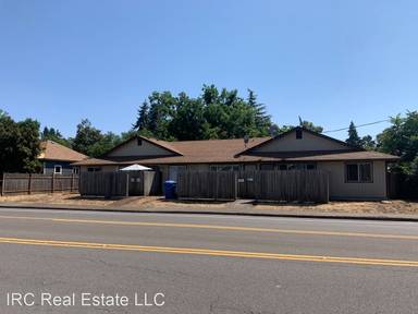 Main picture of 572 17th St SE