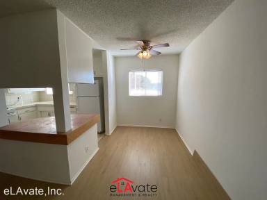 Main picture of 11816 Chandler Blvd