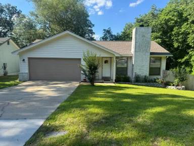 Main picture of 126 Beverly Dr