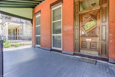 Main picture of 4106 Walnut St