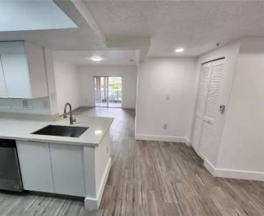 Main picture of 201 SW 116th Ave