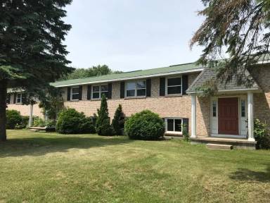 Main picture of 1260 University Dr