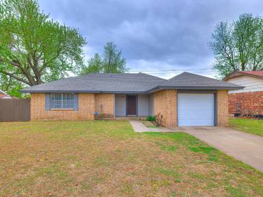 Main picture of 612 W Linden Dr