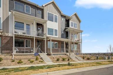 Main picture of 689 Saddle Dr