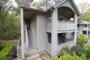 Main picture of 3005 Village Creek Dr