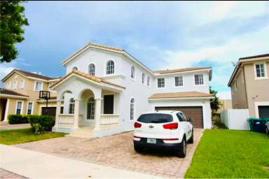 Main picture of 27861 SW 139th Ct