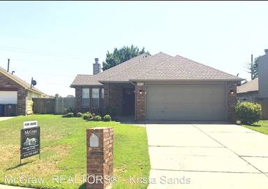 Main picture of 9526 E 76th St