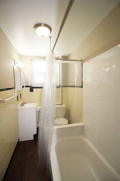 Main picture of 412 N 64th St