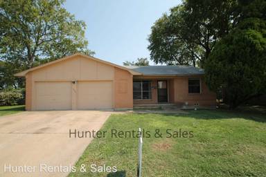 Main picture of 1404 Cedar Dr