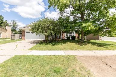 Main picture of 2240 Delaware Dr