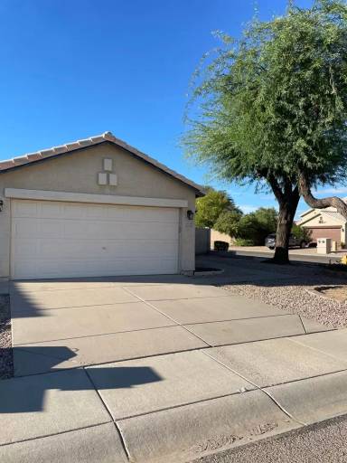 Main picture of 2146 E Robin Ln
