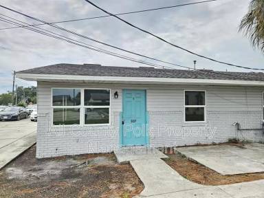 Main picture of 3037 Saint Paul Dr