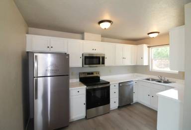 Main picture of 19 E 14th Ave