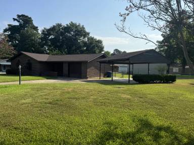 Main picture of 130 N Eberle St