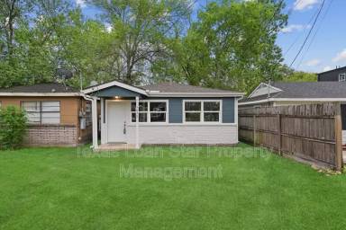 Main picture of 4630 Clover St