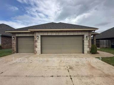 Main picture of 8017 NW 160th Ter