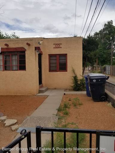 Main picture of 212 Mesa St SE