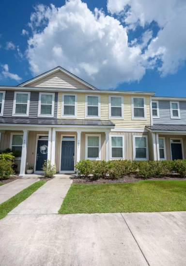 Main picture of 7801 Montview Rd
