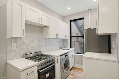 Main picture of 124 E 103rd St